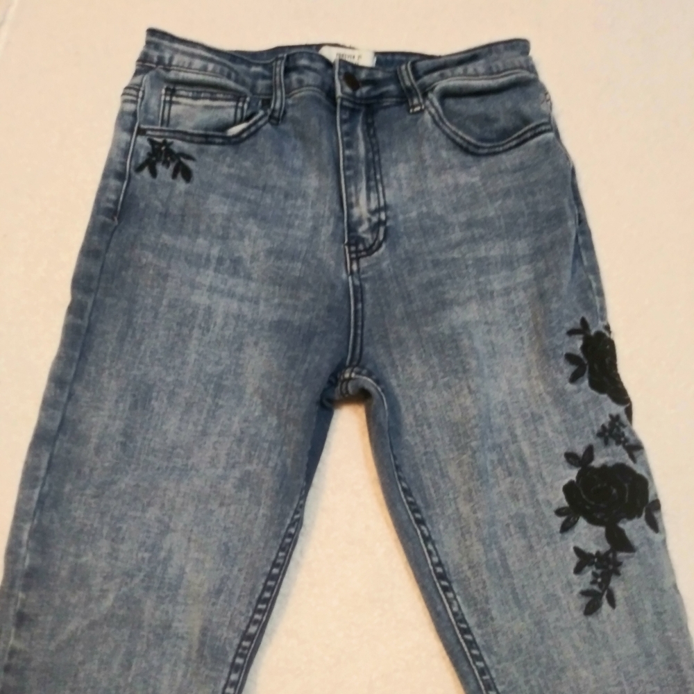 Embroidered F21 jeans - Picture 3 of 5